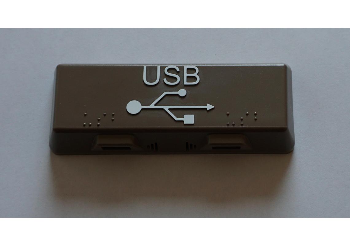Spina USB beige